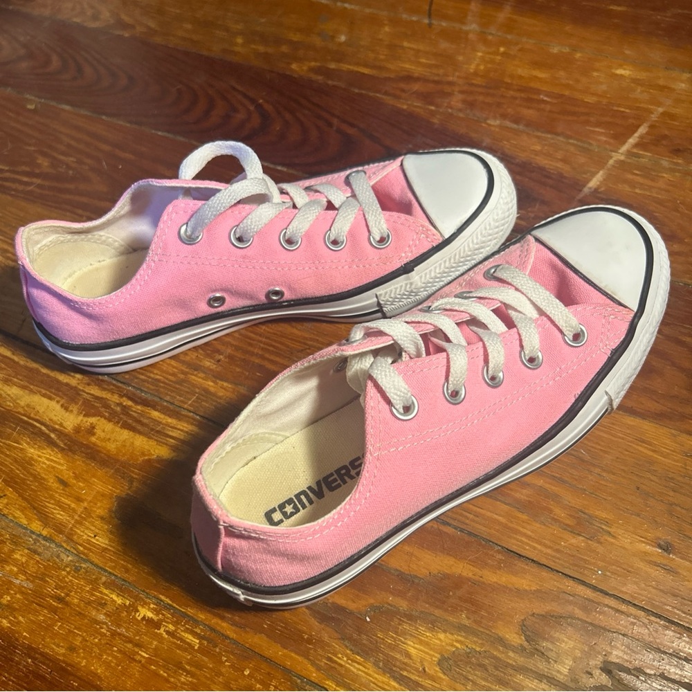 Converse Chuck Taylor size 6 bubblegum Pink Low-Top Sneakers shoes